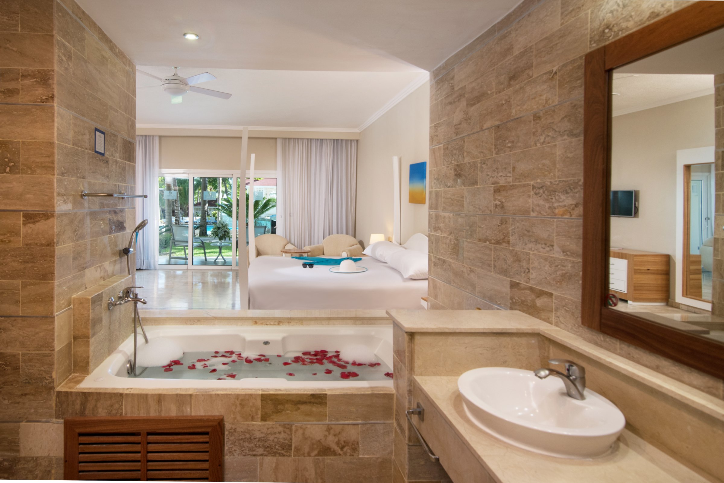 Cofresi Palm Beach & Spa Resort — Puerto Plata — Spa Suite view 2